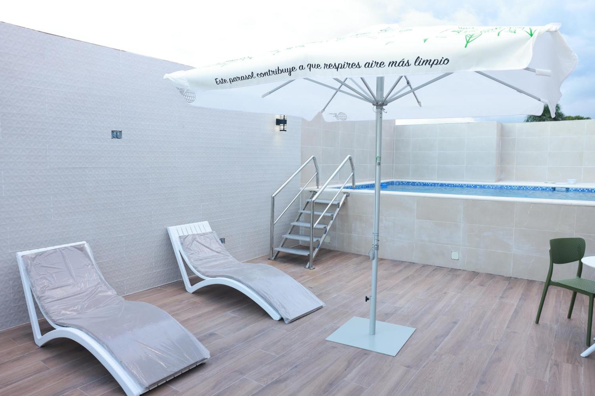 Hotel Dominican Barcelona SJM Exterior photo